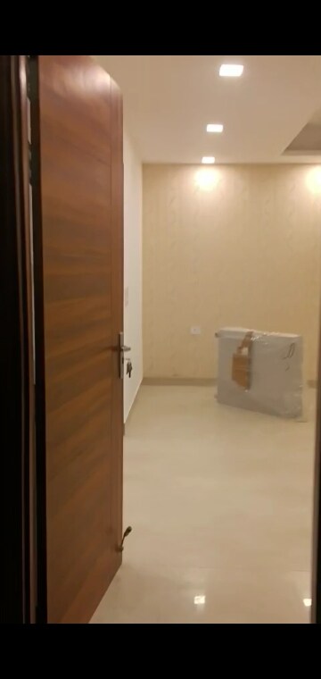 Room in 2 BHK Builder Floor at Amolik Residency, Sector 86 – for Sale