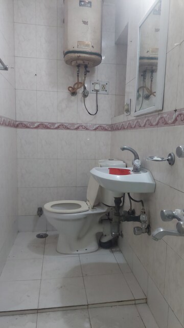 Master Bedroom in 2.5 BHK Apartment at Hauz Khas – for Sale