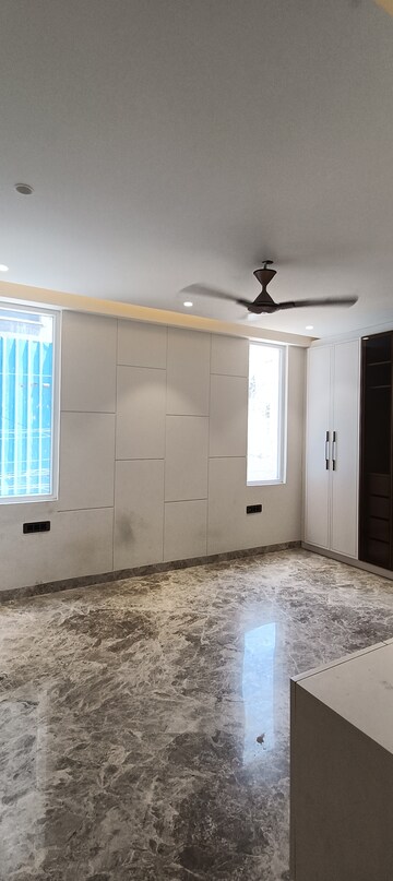 Room in 3 BHK Builder Floor at Anand Vihar – for Sale