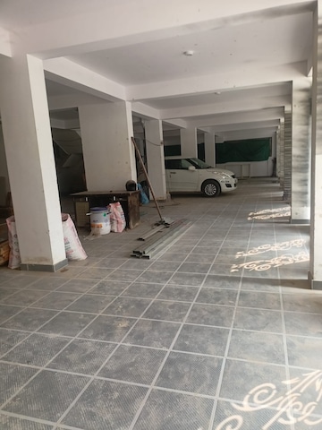 Parking in 3 BHK Builder Floor at Sector 105 – for Sale