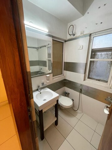 Master Bedroom in 2 BHK Apartment at DLF Regency Park I, Dlf Phase iv – for Sale