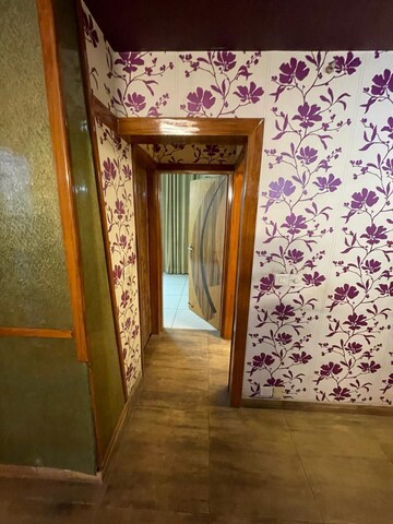 Room in 2 BHK Apartment at DLF Regency Park I, Dlf Phase iv – for Sale