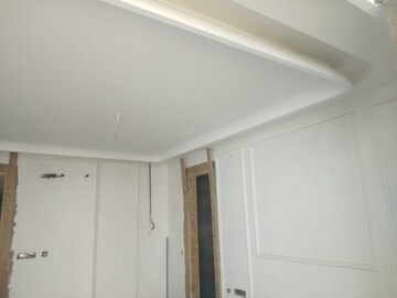 Building Lobby in 3 BHK Builder Floor at BPTP District 3, Sector 85 – for Sale