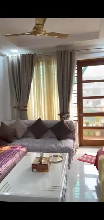 Living Room in 3 BHK Builder Floor at BPTP District 3, Sector 85 – for Sale