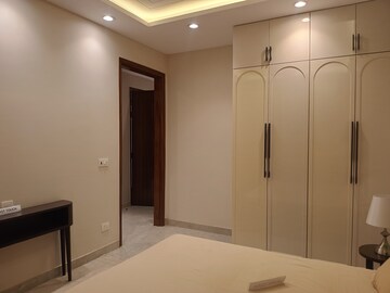 Room in 3 BHK Apartment at Parsvnath Green Ville, Sector 48 – for Sale