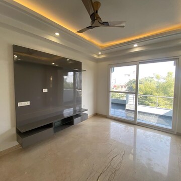 Room in 4 BHK Builder Floor at Uppal Southend, Sector 49 – for Sale
