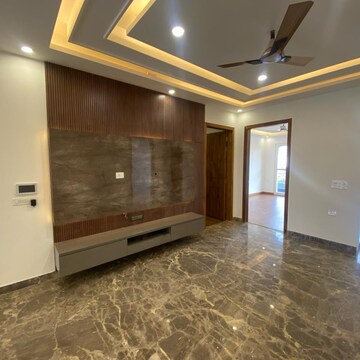 Room in 4 BHK Builder Floor at Uppal Southend, Sector 49 – for Sale