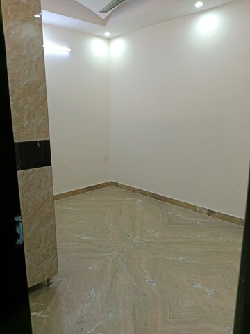 Room in 3 BHK Builder Floor at Laxmi Nagar – for Sale