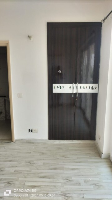 Room in 3 BHK Apartment at CHD Avenue 71, Sector 71 – for Sale