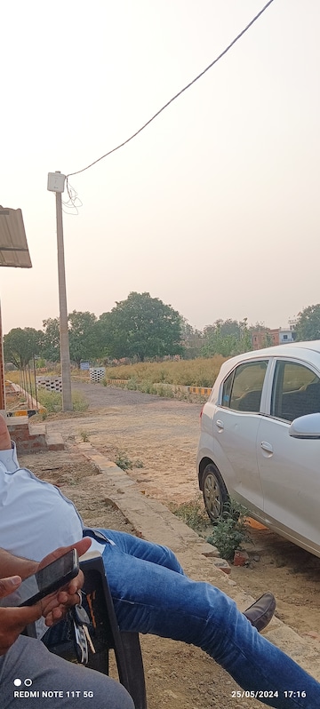  Plot For Sale in Wazirganj