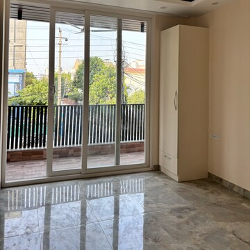 Room in 3 BHK Builder Floor at Sector 49 – for Sale