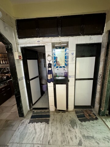 Room in 1.5 BHK Apartment at Midc – for Sale