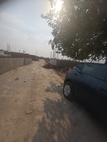  Plot For Sale in Bhopani Village