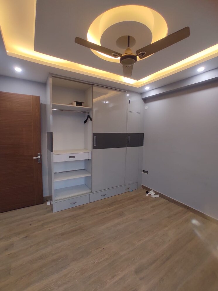 Room, palam-vyapar-kendra 2 Bedroom 180 Sq.Yd. Builder Floor In Sector 2 Gurgaon 7149612