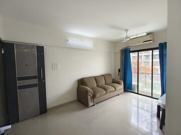 Room in 2 BHK Apartment at Sumit Greendale, Virar West – for Sale