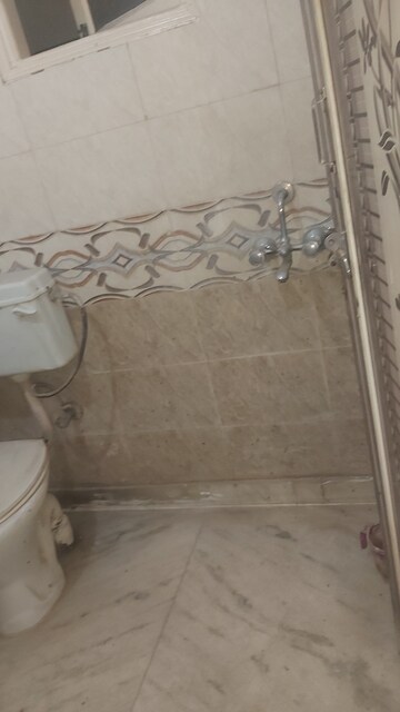 Bathroom in 2.5 BHK Builder Floor at Mayur Vihar Phase 1 – for Sale