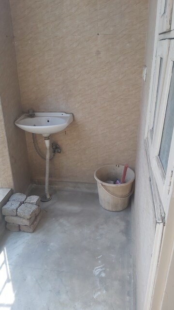 Bathroom in 2.5 BHK Builder Floor at Mayur Vihar Phase 1 – for Sale