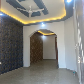 Room in 2 BHK Apartment at Modipuram – for Sale