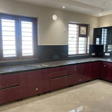 Kitchen in 3 BHK Builder Floor at BPTP Parkland Pride Phase 2, Sector 77 – for Sale