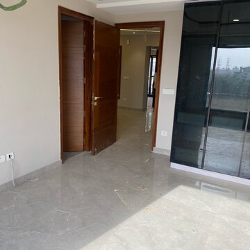 Room in 3 BHK Builder Floor at BPTP Parkland Pride Phase 2, Sector 77 – for Sale