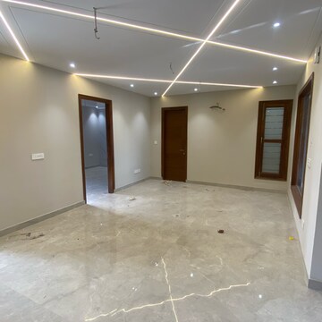 Living Room in 3 BHK Builder Floor at BPTP Parkland Pride Phase 2, Sector 77 – for Sale