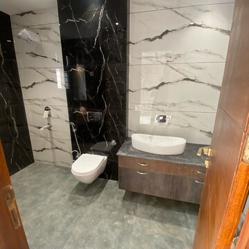 Bathroom in 3 BHK Builder Floor at BPTP Parkland Pride Phase 2, Sector 77 – for Sale