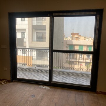 Room in 3 BHK Builder Floor at BPTP Parkland Pride Phase 2, Sector 77 – for Sale