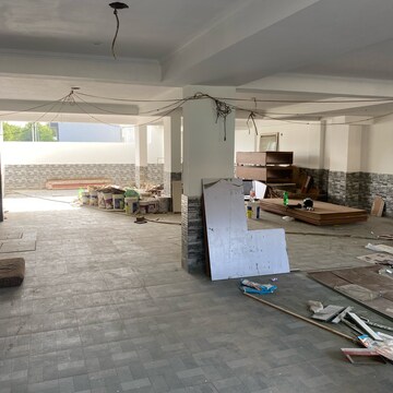 Parking in 3 BHK Builder Floor at BPTP Parkland Pride Phase 2, Sector 77 – for Sale