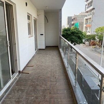 Balcony in 3 BHK Builder Floor at BPTP Parkland Pride Phase 2, Sector 77 – for Sale