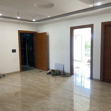 Room in 3 BHK Builder Floor at BPTP Parkland Pride Phase 2, Sector 77 – for Sale