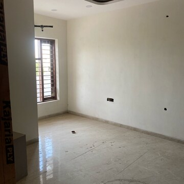 Room in 3 BHK Builder Floor at BPTP Parkland Pride Phase 2, Sector 77 – for Sale