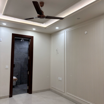 Building Lobby in 3 BHK Builder Floor at Sector 49 – for Sale