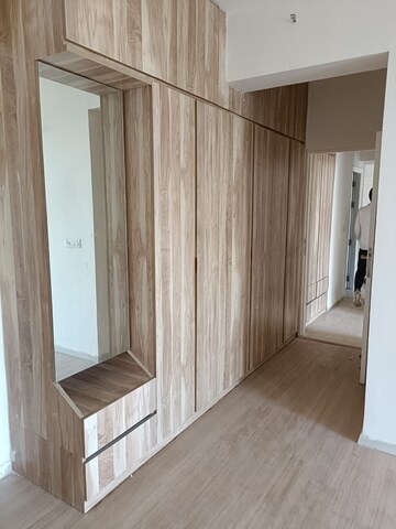 Room in 3 BHK Apartment at DLF The Skycourt, Sector 86 – for Sale