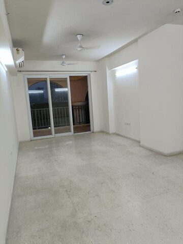 Room in 3 BHK Apartment at DLF The Skycourt, Sector 86 – for Sale