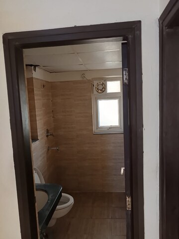 Bathroom in 3 BHK Apartment at BPTP Discovery Park, Sector 80 – for Sale