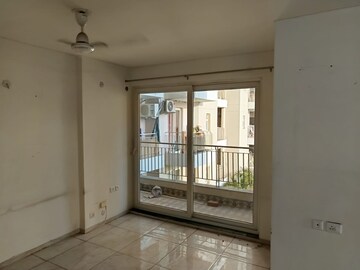 Room in 3 BHK Apartment at BPTP Discovery Park, Sector 80 – for Sale