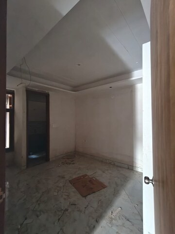 Room in 2.5 BHK Apartment at Satya The Hermitage, Sector 103 – for Sale