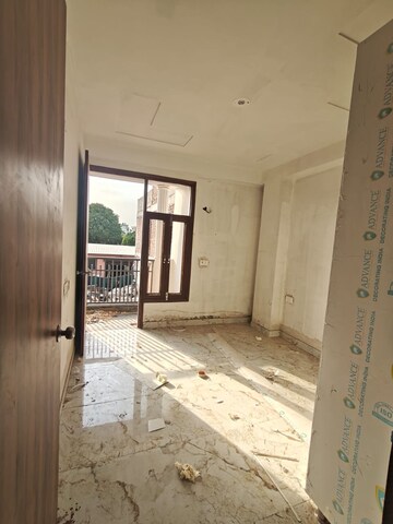 Room in 2.5 BHK Apartment at Satya The Hermitage, Sector 103 – for Sale