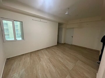 Room in 2.5 BHK Apartment at MSX Alpha Homes, Alpha 1 Greater Noida – for Sale