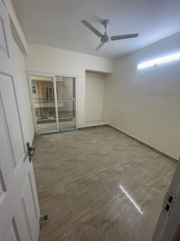 Room in 2.5 BHK Apartment at MSX Alpha Homes, Alpha 1 Greater Noida – for Sale