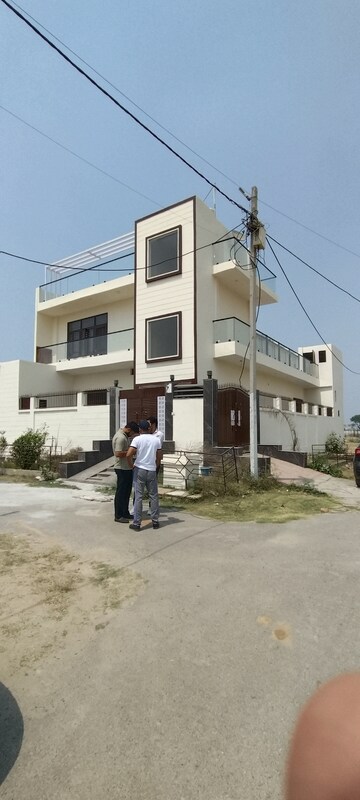 4 BHK Villa – Exterior View View at Lal Kuan - for Sale