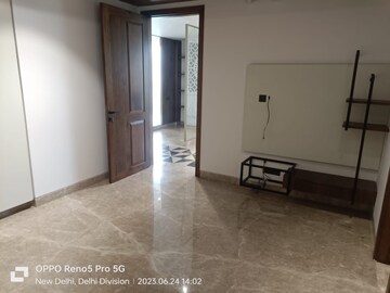 Room in 4 BHK Builder Floor at Janakpuri – for Sale
