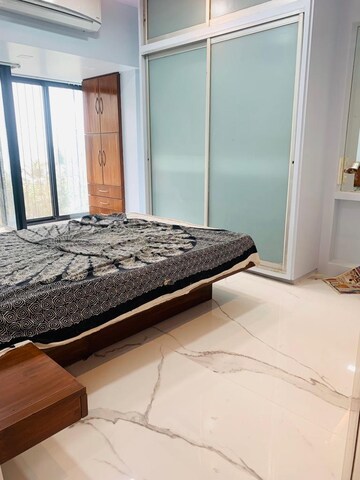 Bedroom in 2 BHK Apartment at Nahars Everest, Versova – for Rent