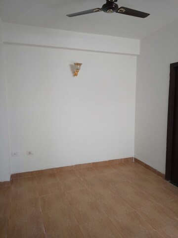 Room in 2 BHK Apartment at Amolik Heights, Sector 88 – for Sale