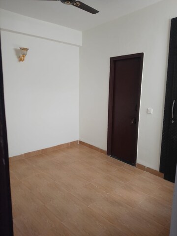 Room in 2 BHK Apartment at Amolik Heights, Sector 88 – for Sale