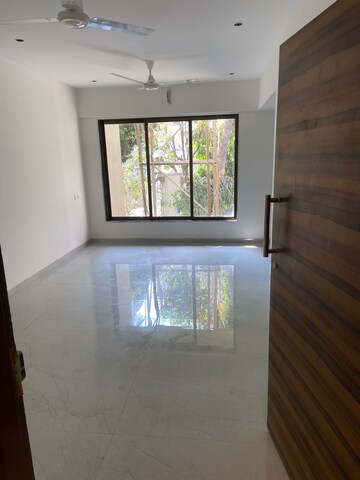 Room in 3 BHK Apartment at Union Park Khar West, Khar West – for Sale