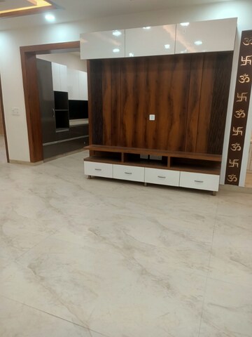 Room in 4 BHK Builder Floor at BP Homes, Sector 85 – for Sale