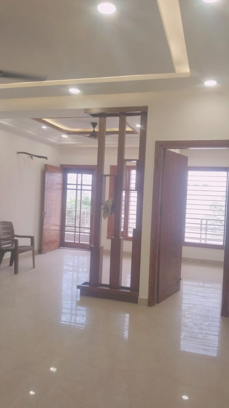 Room, bptp-parkland 3 Bedroom 200 Sq.Yd. Builder Floor In Sector 75 Faridabad 7155964