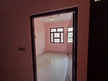 Room in 2.5 BHK Independent House at Gomti Nagar – for Sale