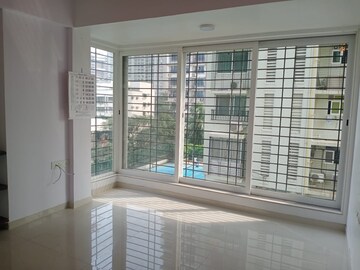 Room in 2 BHK Apartment at Lokhandwala Complex, Andheri West – for Rent